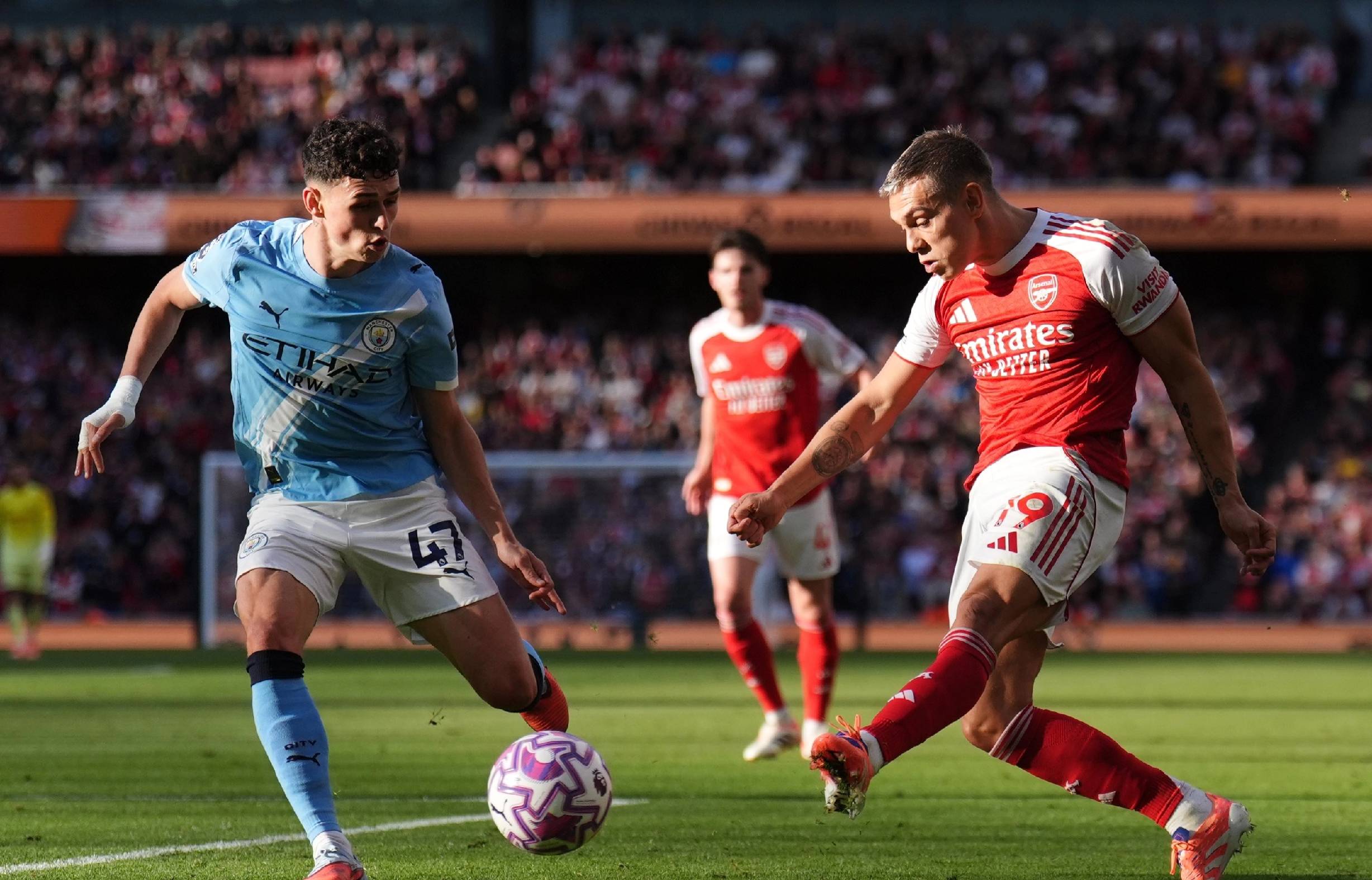 和平精英地铁逃生“摸金杯”S2赛季圆满收官，年度总决赛入场券悬念揭晓！